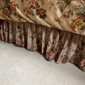 Full size Ralph Lauren Guinevere Bedskirt